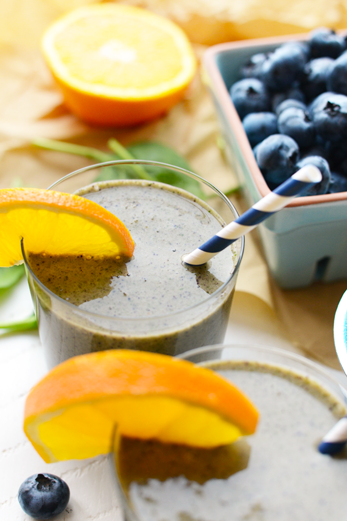 Trying to stay healthy this winter? Make this cold-busting smoothie that's packed with vitamin-c to help boost your immune system and keep your body feelin' good! 