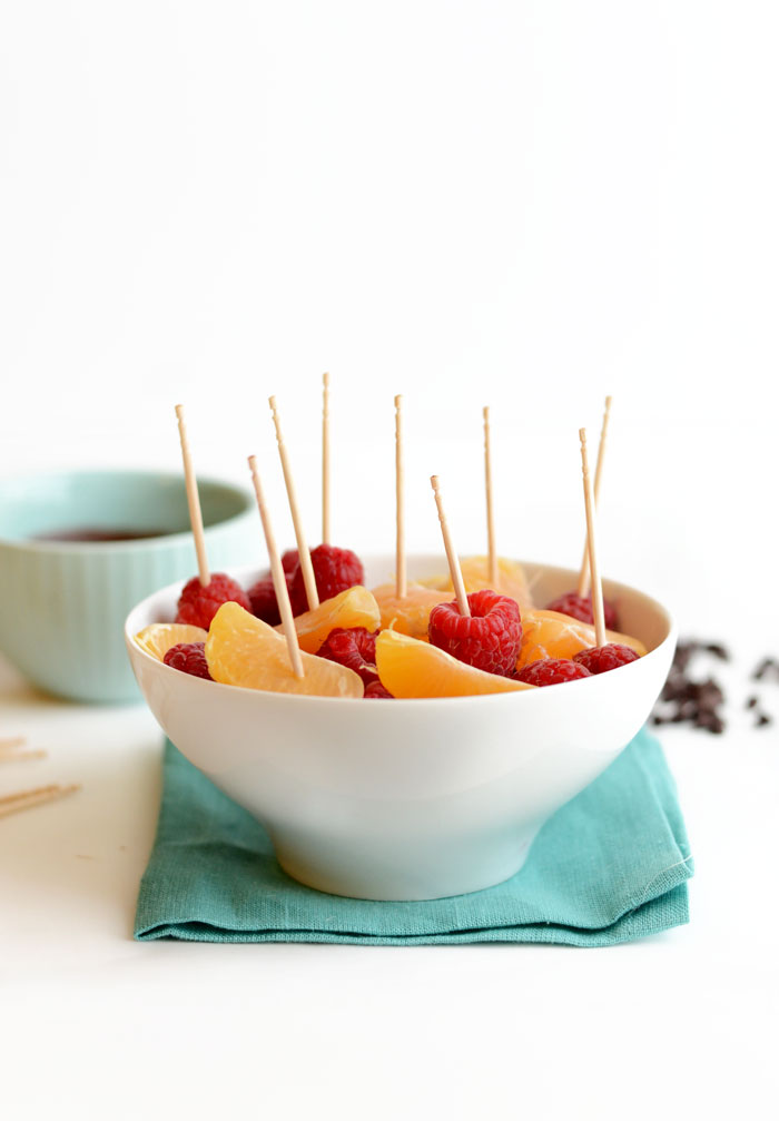 Healthy Snack Idea: Frozen Vegan Chocolate Dipped Cuties and Berries