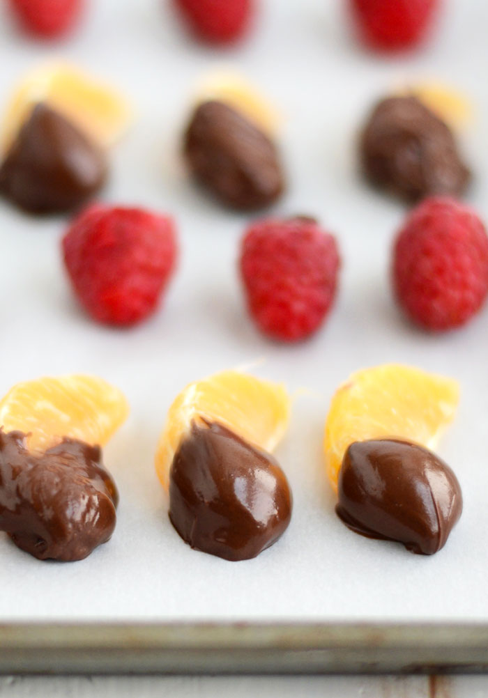 Healthy Snack Idea: Frozen Vegan Chocolate Dipped Cuties and Berries