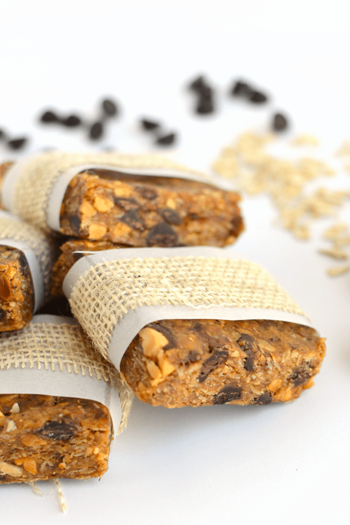 Make your own homemade clif bars with just a few simple ingredients! They're gluten and refined-sugar free making them a healthy snack!