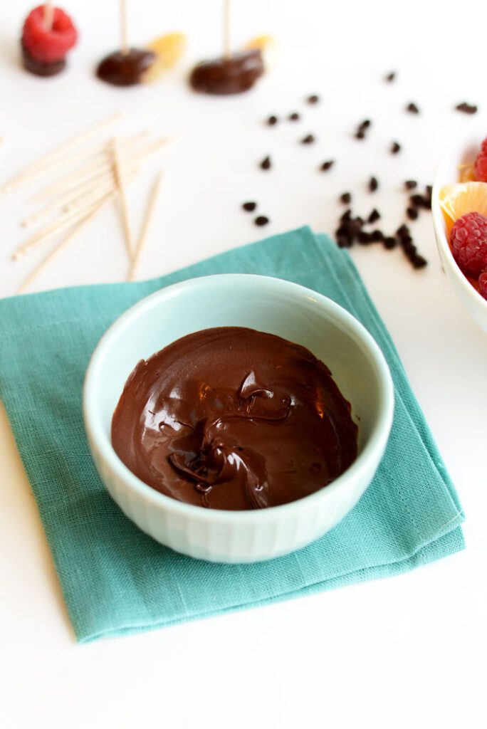 Healthy Snack Idea: Frozen Vegan Chocolate Dipped Cuties and Berries