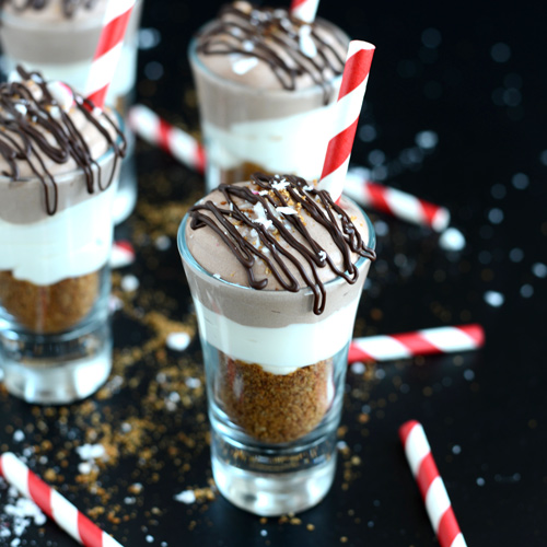 chocolate peppermint shooters graham cracker crumbs