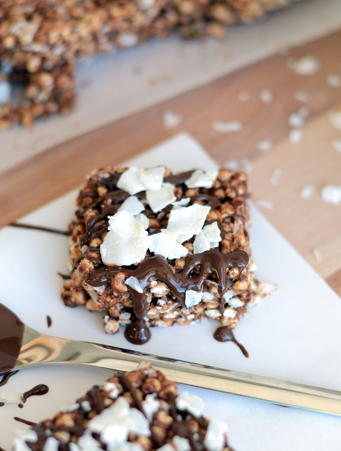 Coconut Chocolate Peanut Butter Snack Bars #Fitfluential #EAT