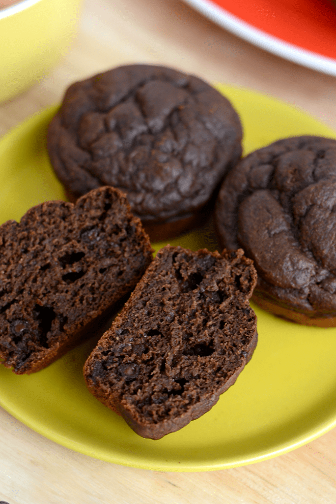 Make these healthy chocolate peanut butter muffins for a 100% whole-grain, no refined-sugar added snack or treat! They're gluten-free and 171 calories!