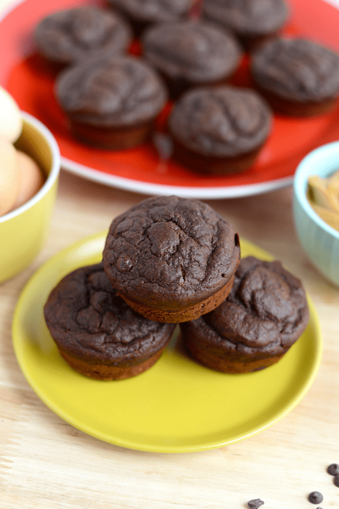 Make these healthy chocolate peanut butter muffins for a 100% whole-grain, no refined-sugar added snack or treat! They're gluten-free and 171 calories!