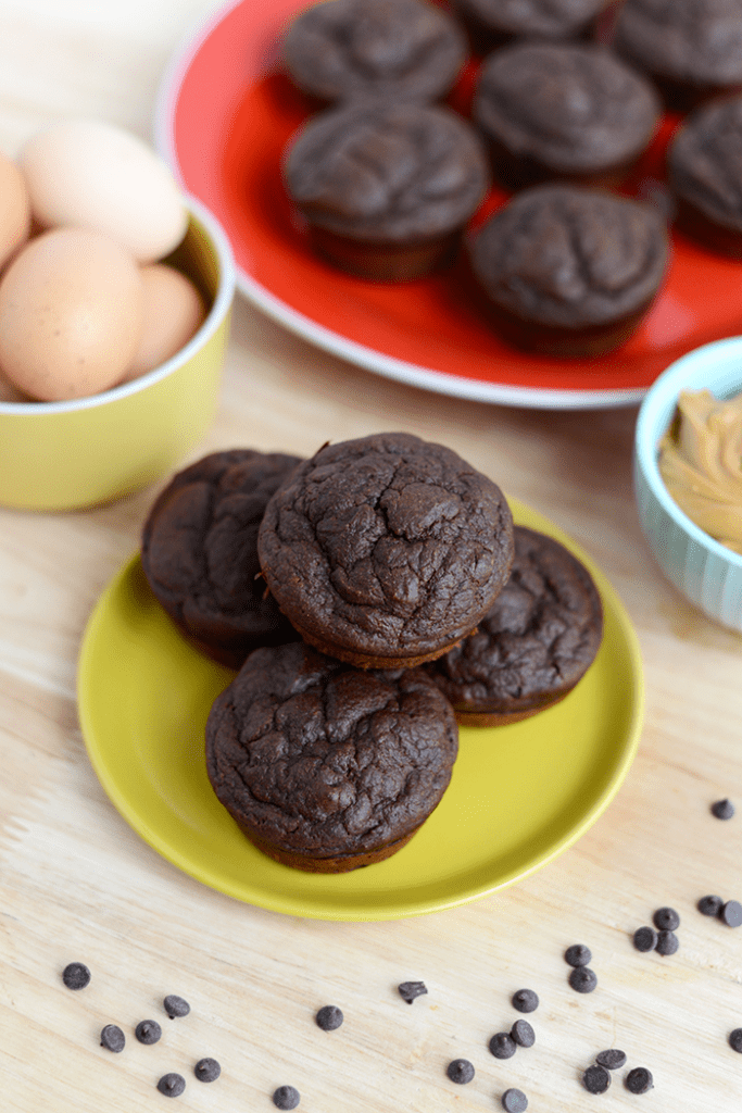 Make these healthy chocolate peanut butter muffins for a 100% whole-grain, no refined-sugar added snack or treat! They're gluten-free and 171 calories!