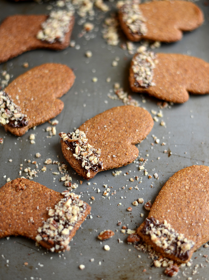 Gluten Free Graham Crackers- a perfect cookie cut-out recipe for the holidays!