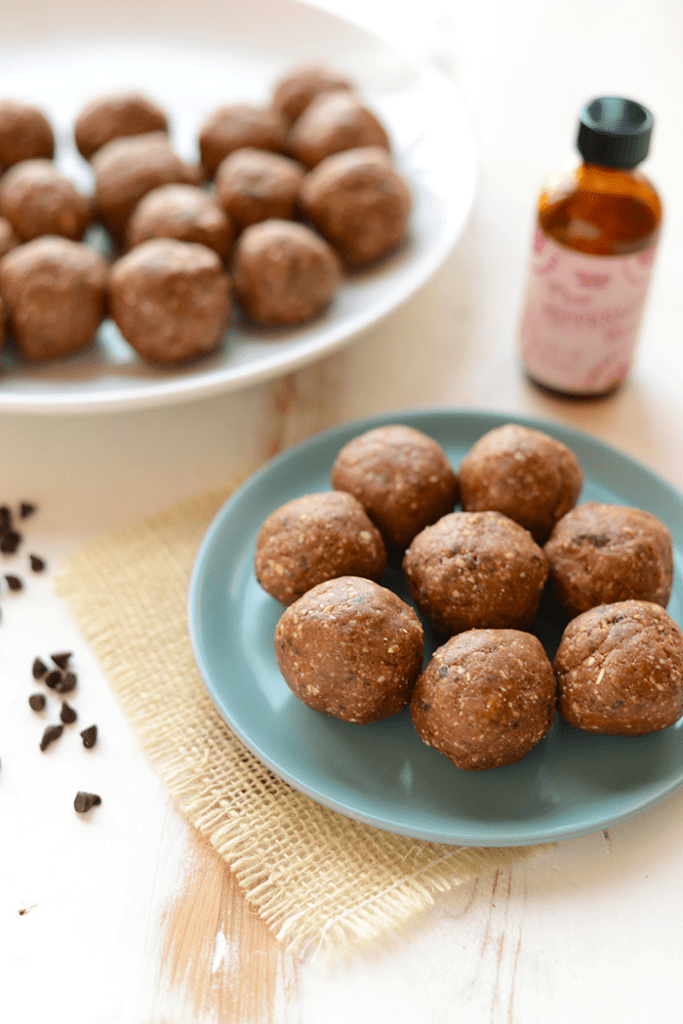 Need a post workout snack that’s made with real ingredients and loaded with protein? Make these high-protein mint chip energy balls for a guilt-free treat!