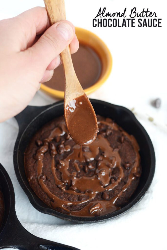 Paleo friends, this one's for you! Make this Single Serve Paleo Brownie after dinner for a decadent, healthier single serve dessert!