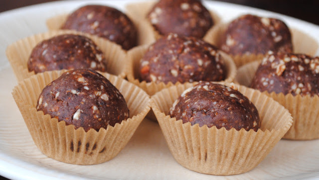 Healthy Peanut Butter Brownie Balls