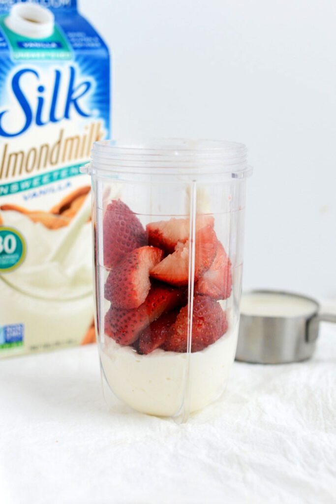 Strawberry Vanilla Overnight Oats #glutenfree #vegan