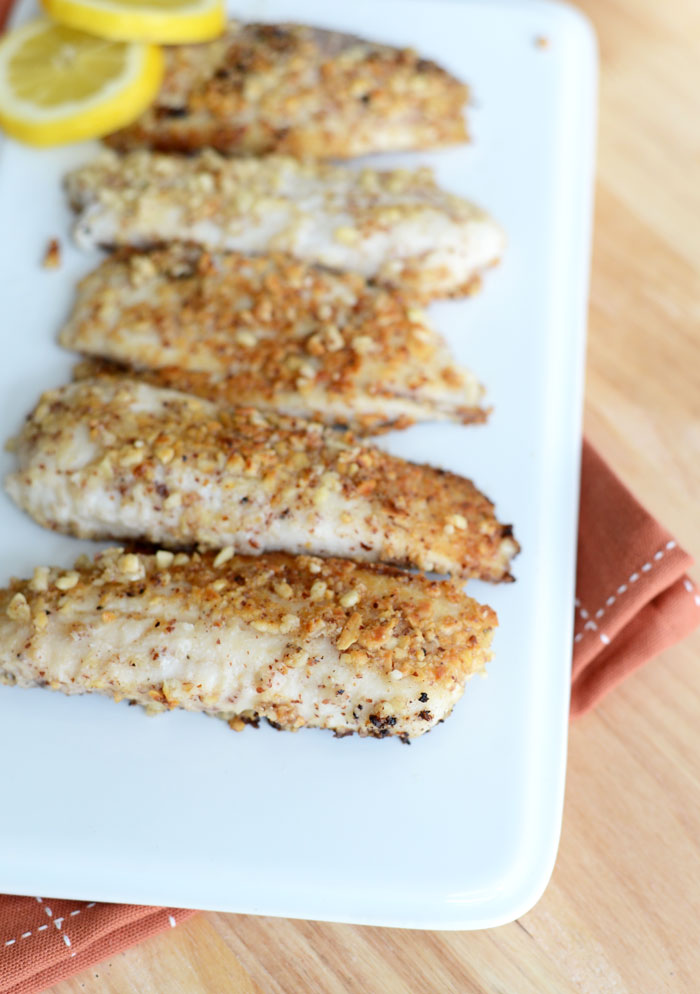 Super Simple Almond Encrusted Tilapia #dinner #cleaneats