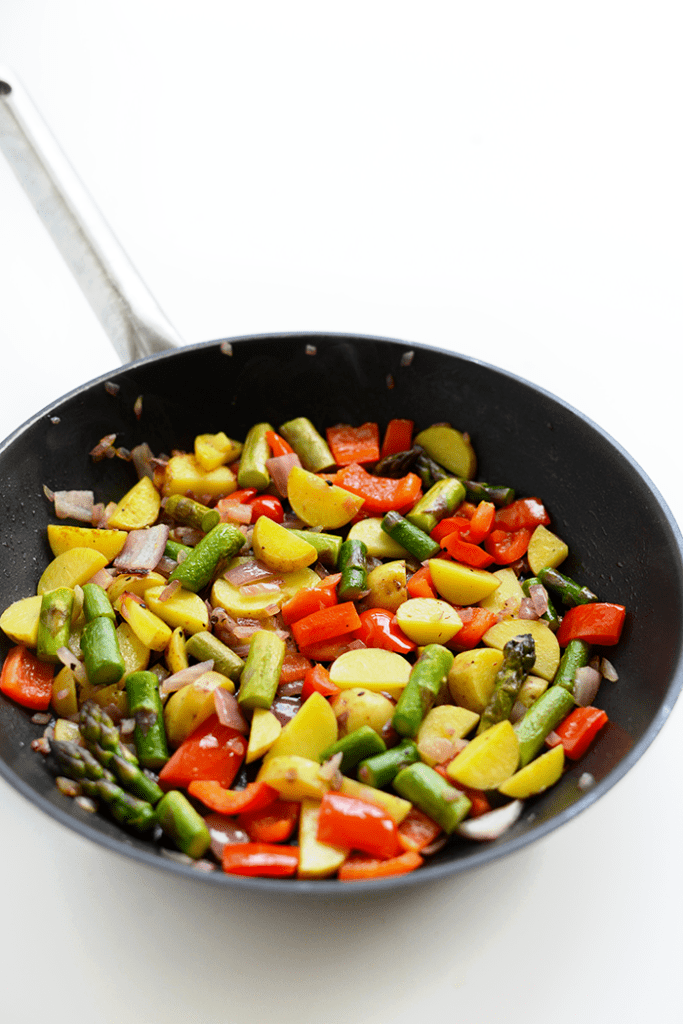 Got a bunch of veggies in the fridge? Make yourself a delicious and colorful vegetable frittata with farm fresh eggs and a sprinkle of parmesan cheese for a healthy, low-carb breakfast option!" width="700" height="1049">Also how perty are these veggies? Taste the rainbo