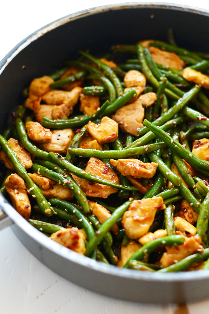 Got 20 minutes? Make this Healthy Kung Pao Chicken with just 8 simple ingredients for a dinner packed with protein and that's paleo-friendly, too!