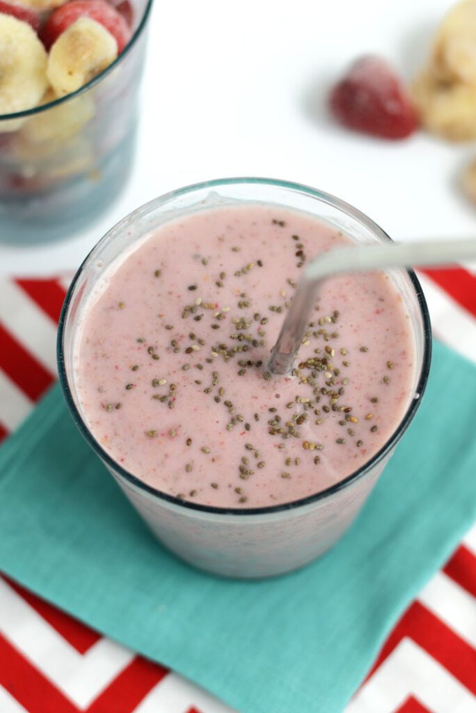 Creamy Strawberry Chia Smoothie #glutenfree #recipe