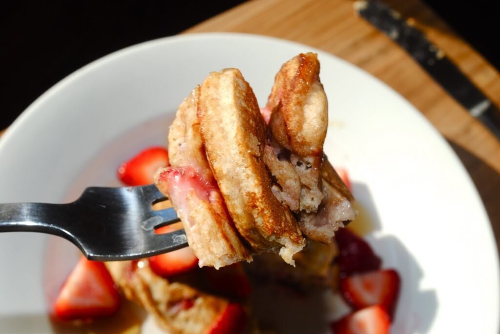 Healthy Strawberry Pancakes