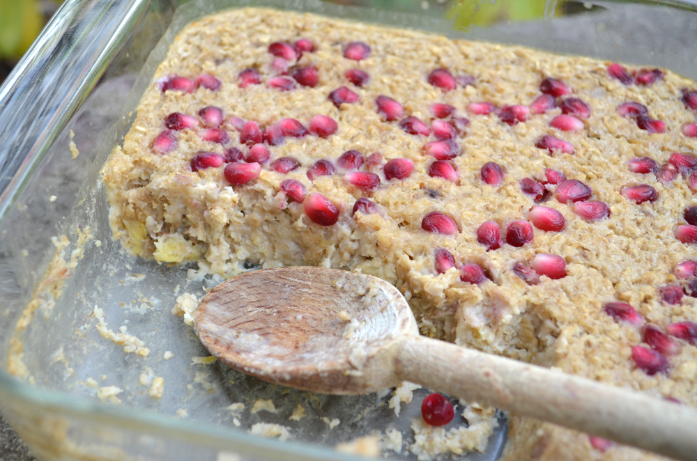 Pomegranate Oatmeal Bake