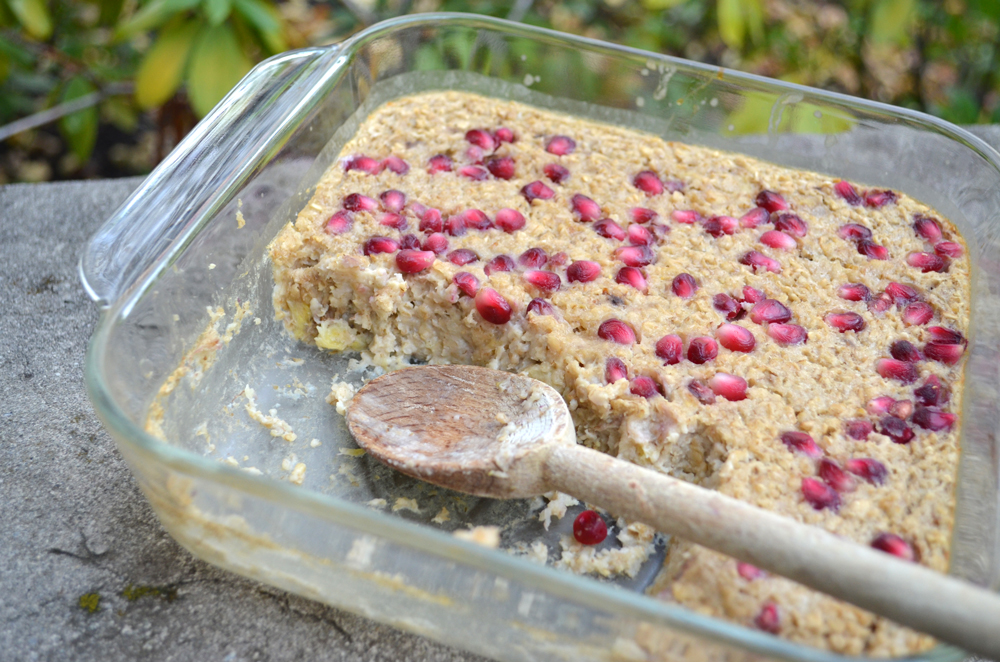 Pomegranate Oatmeal Bake