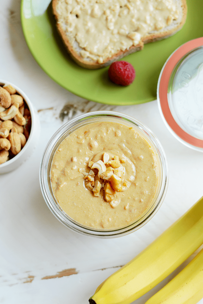 Make your own crunchy cashew butter with just a few simple ingredients, a food processor, and 10 minutes! No added sugar or additives involved!