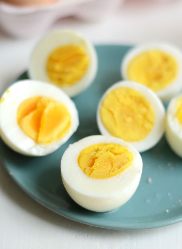 Sea Salt and Vinegar Hard-Boiled Eggs #healthy #recipe