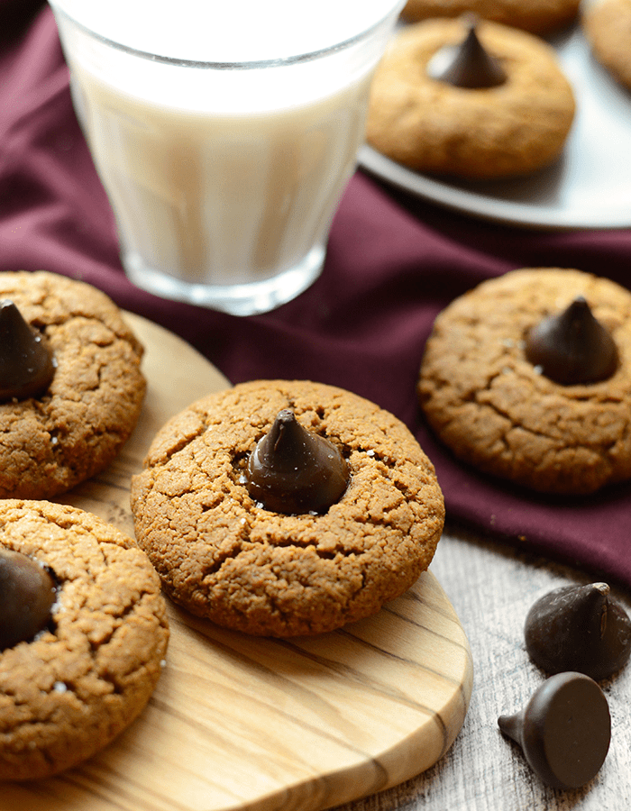 GRAIN-FREE PEANUT BUTTER BLOSSOMS