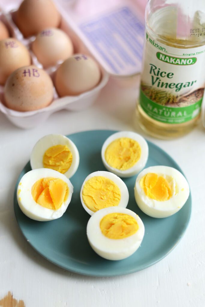 Sea Salt and Vinegar Hard-Boiled Eggs #healthy #recipe