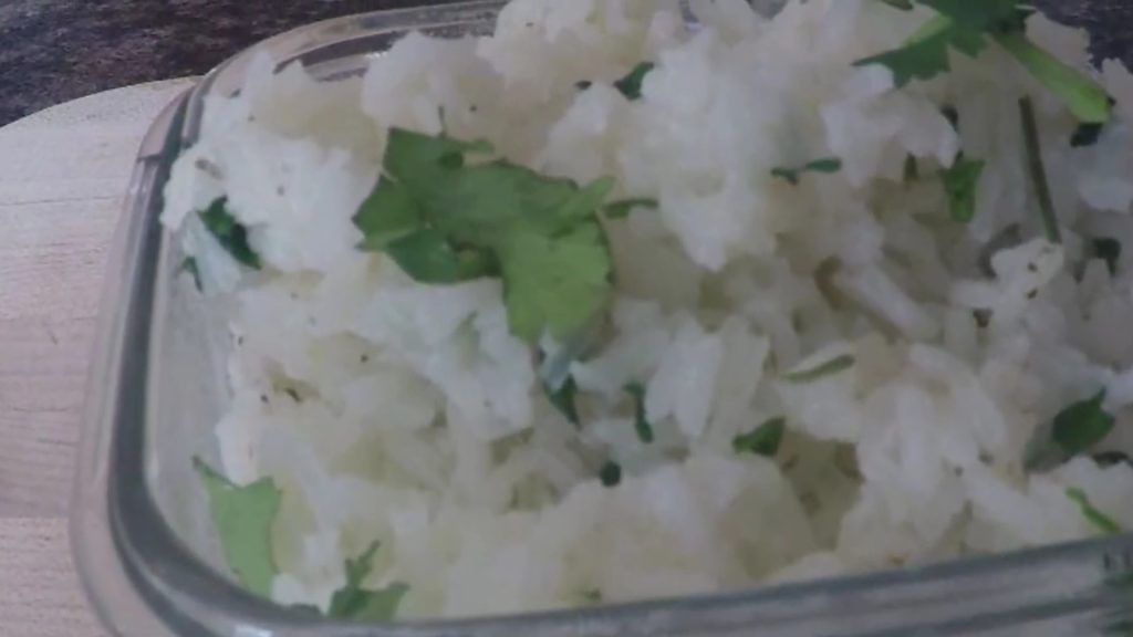 CHIPOTLE CILANTRO LIME RICE (COPYCAT)